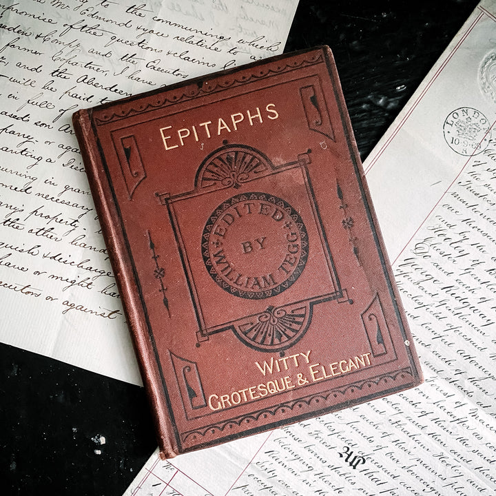 Épitaphes : pleins d'esprit, grotesques et élégants