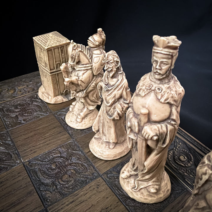 Vintage Hand Carved Celtic Chess Set - Houselore